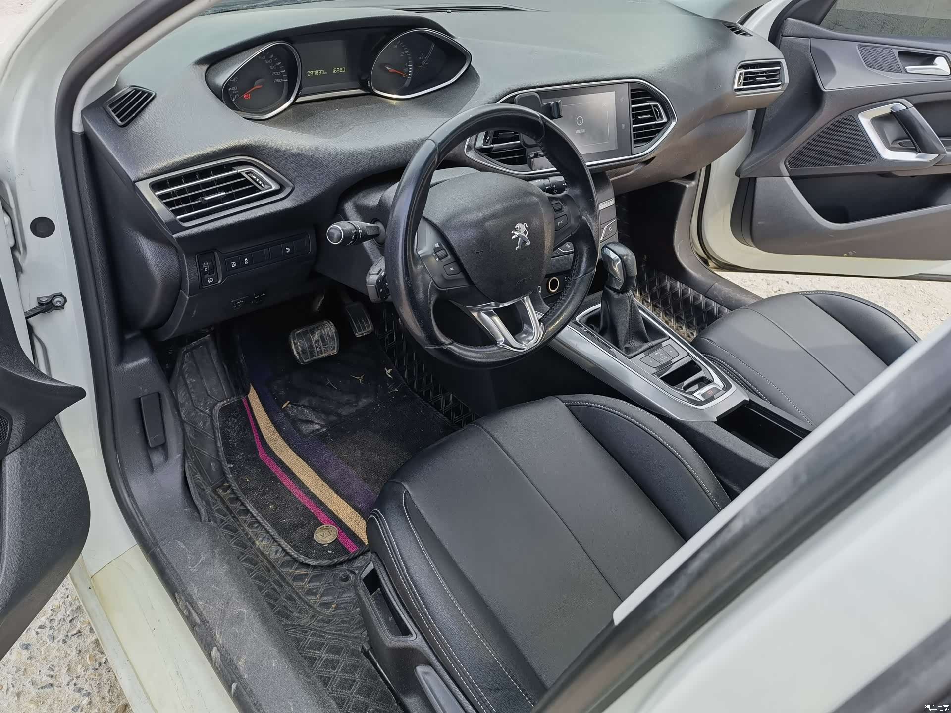 Peugeot 308, 2015 4