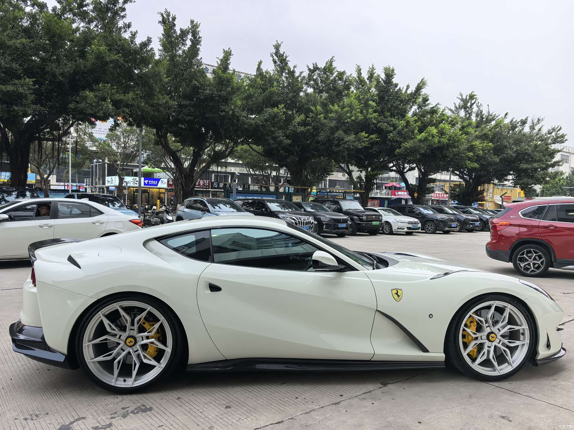 Ferrari 812, 2018 6