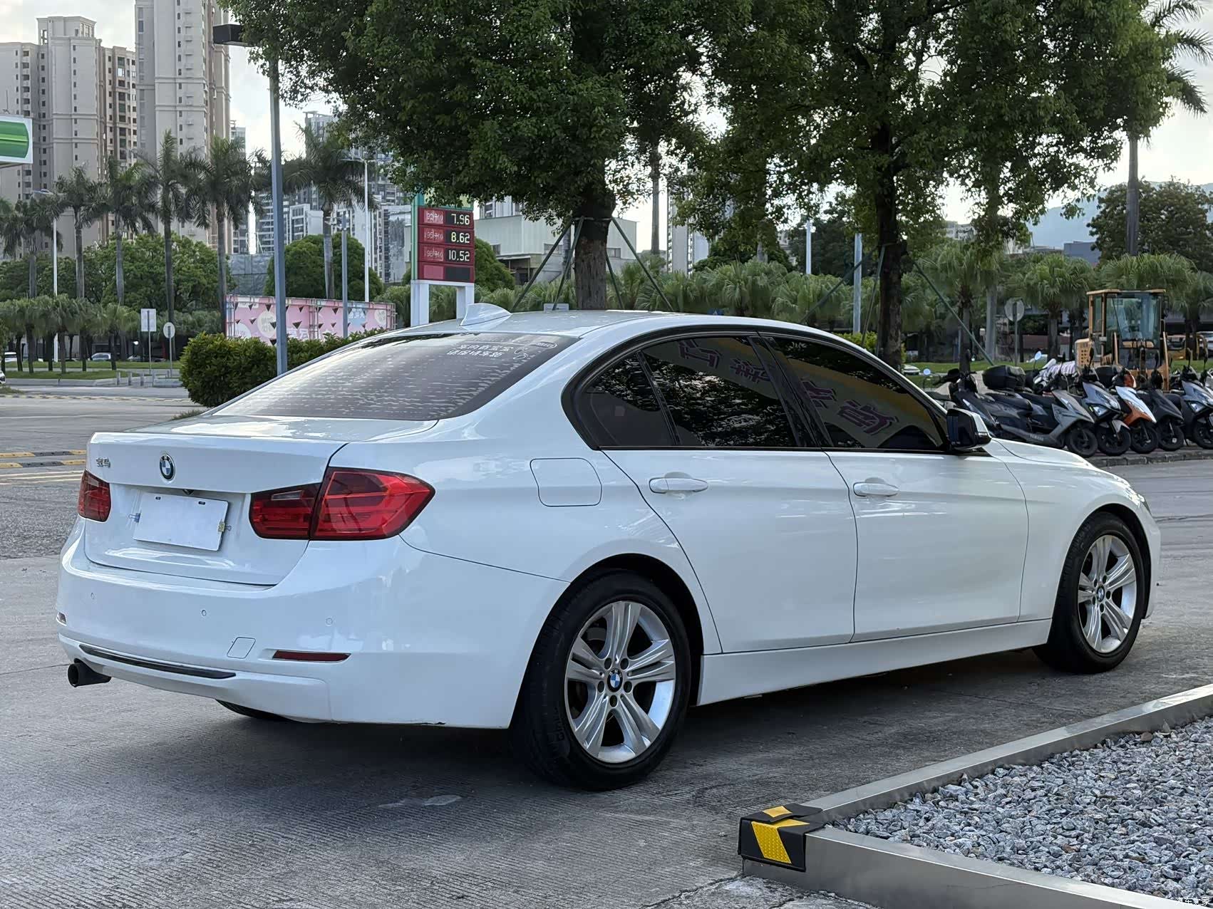 BMW 3 Series, 2014 11