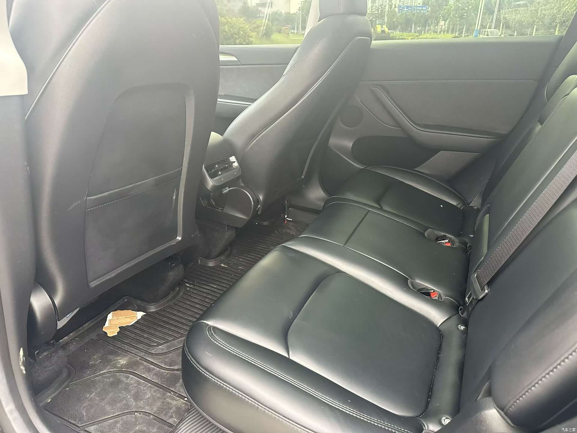 Tesla Model Y, 2023 6