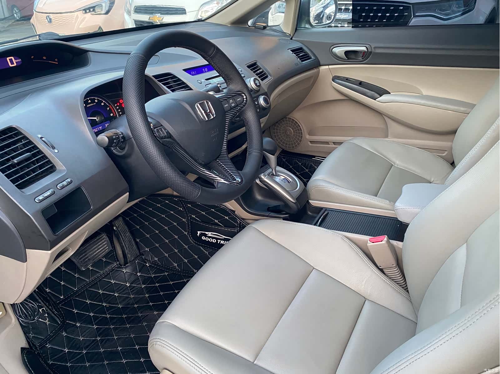 Honda Civic, 2011 все фото
