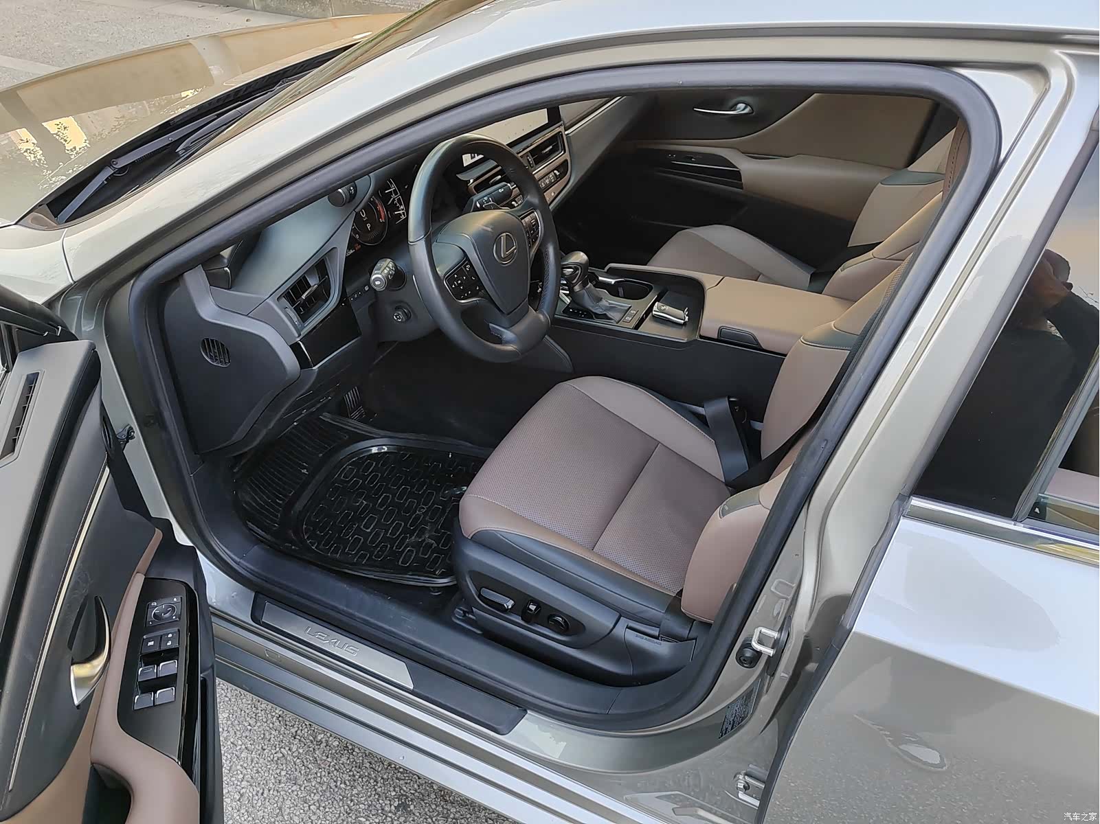 Lexus ES, 2023 9