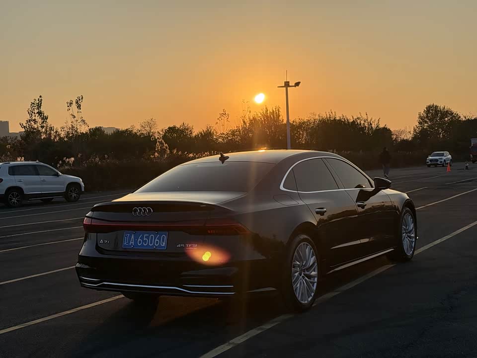Audi A7L