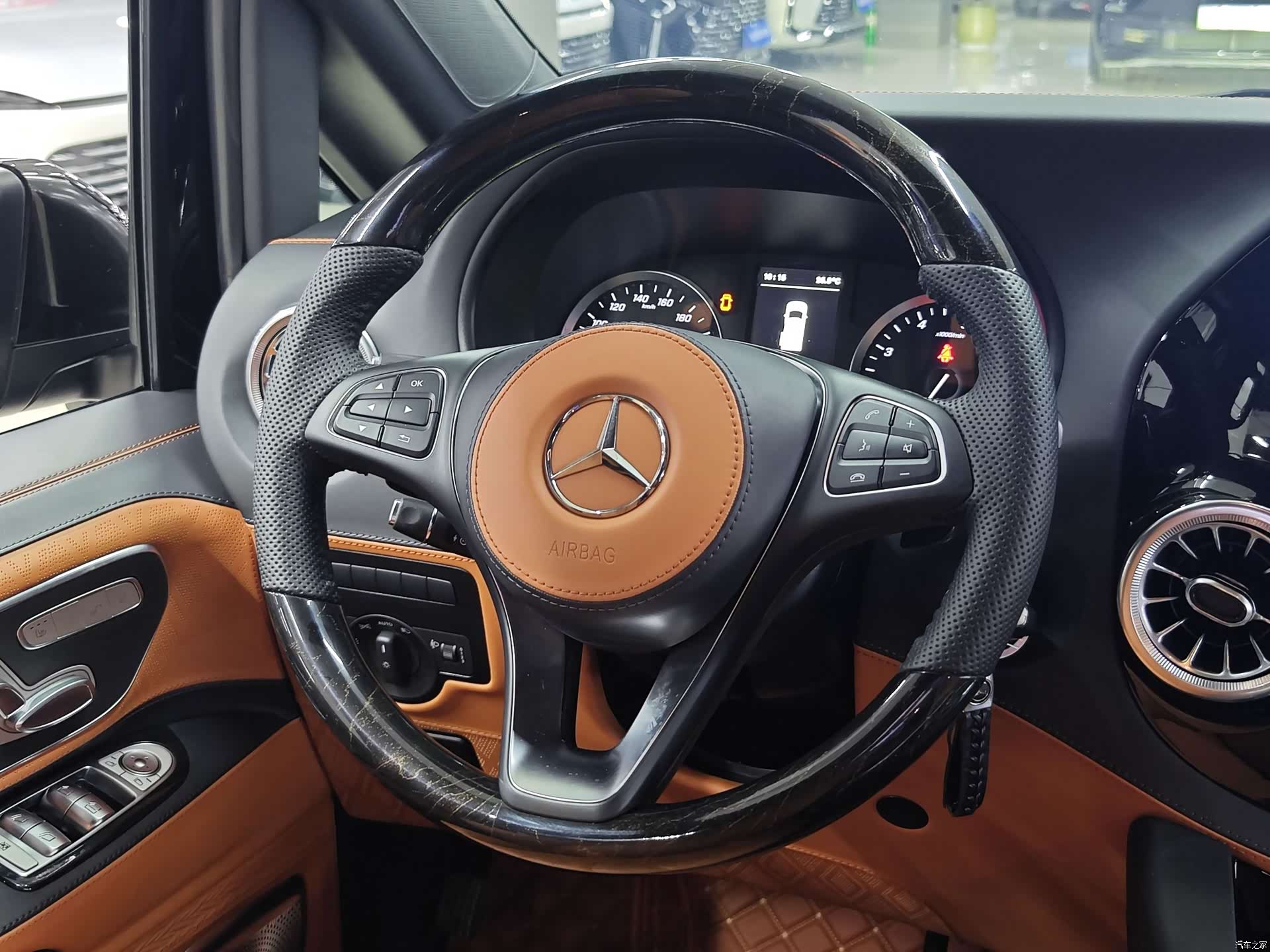 Mercedes-Benz 7, 2024 11