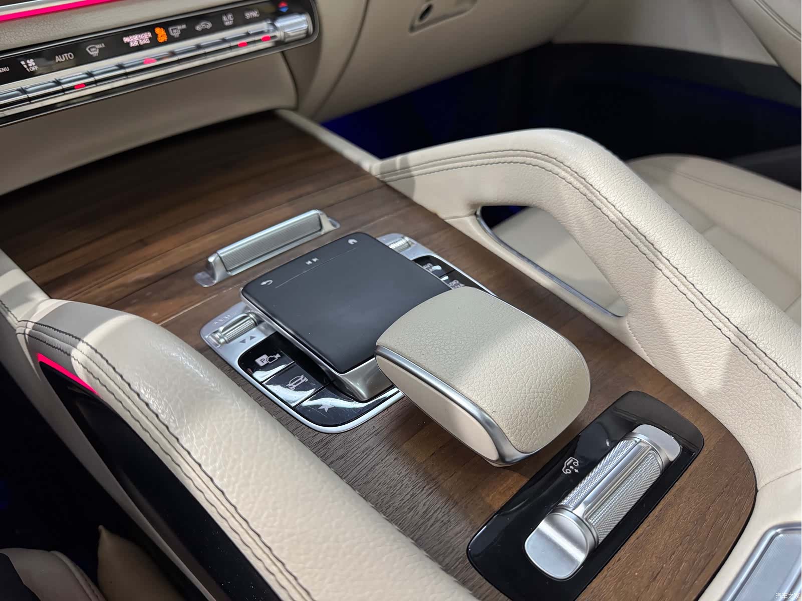 Mercedes-Benz GLE, 2019 8