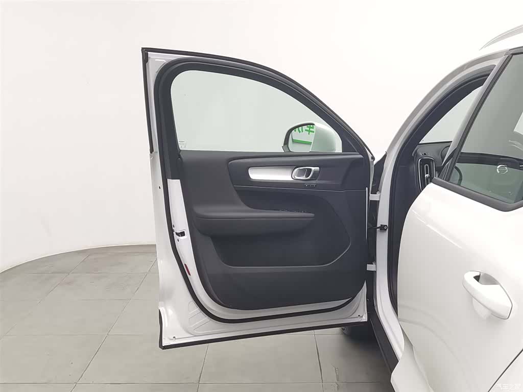 Volvo XC40, 2023 8