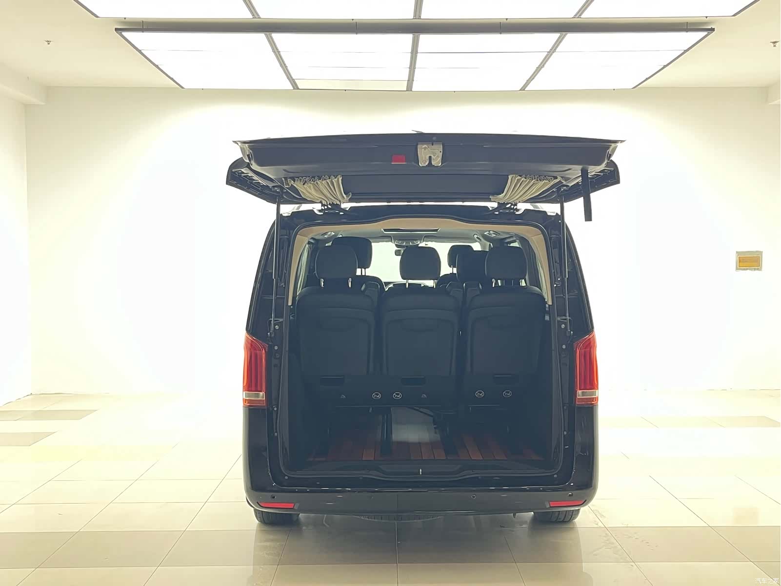 Mercedes-Benz VI, 2019 8