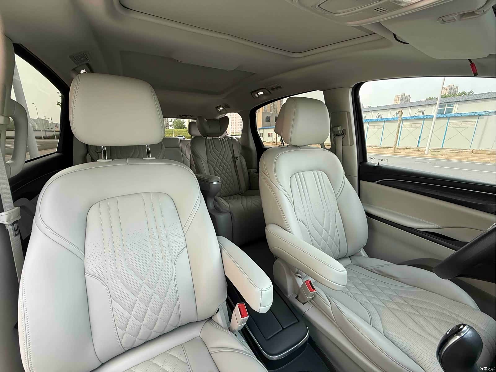 Buick GL8, 2022 10