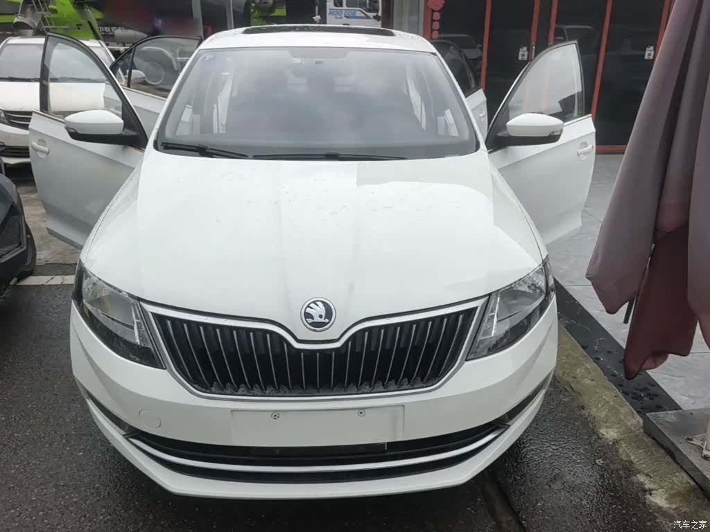 Skoda Rapid, 2018 3