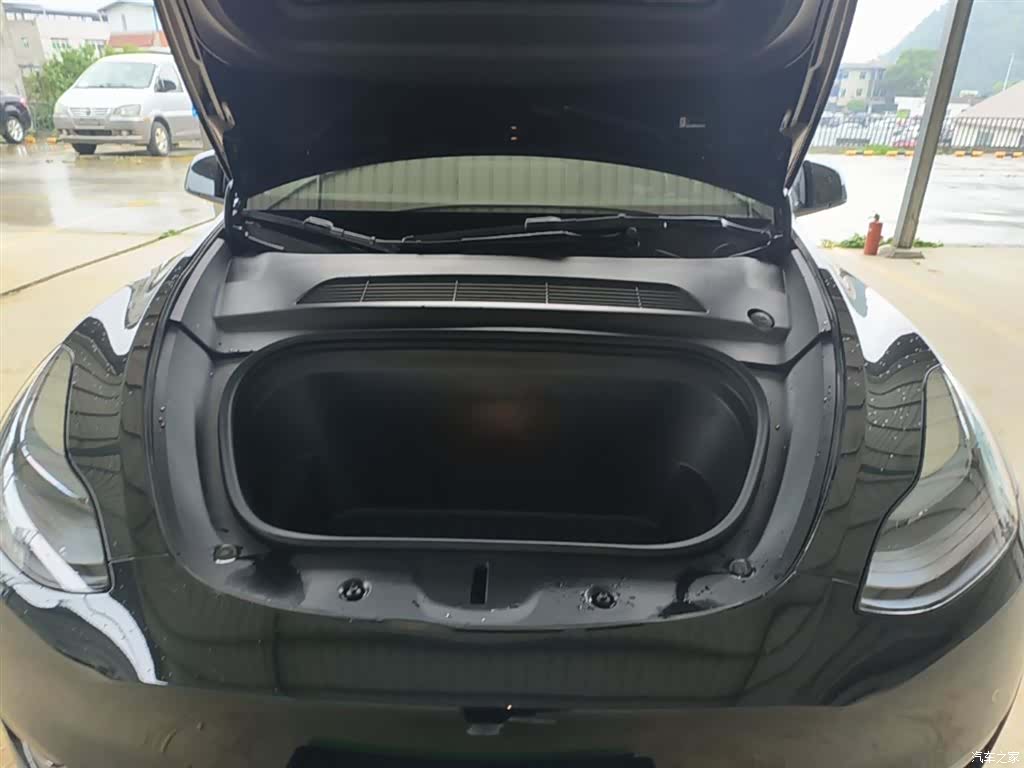Tesla Model Y, 2023 20