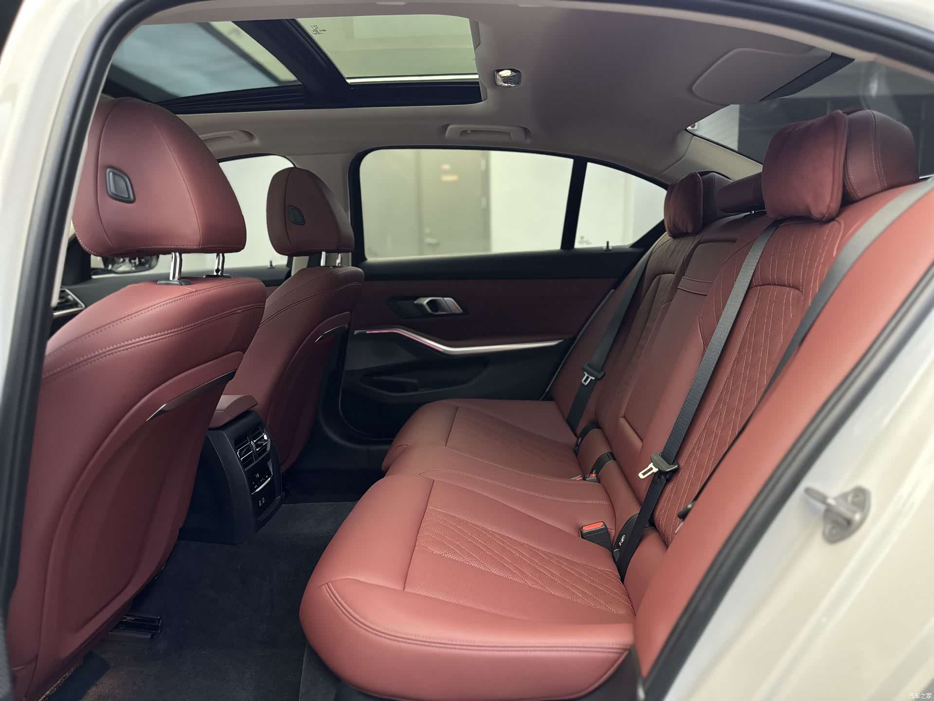 BMW 3 Series, 2023 12