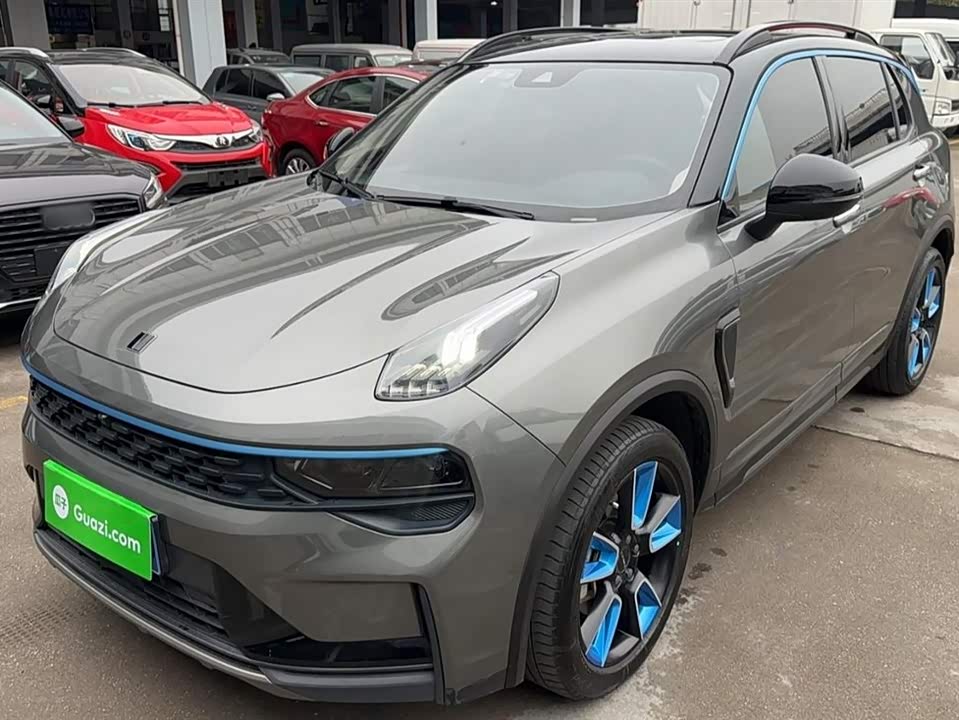 Lynk & Co 01