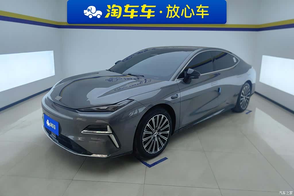 Geely 8, 2025 1