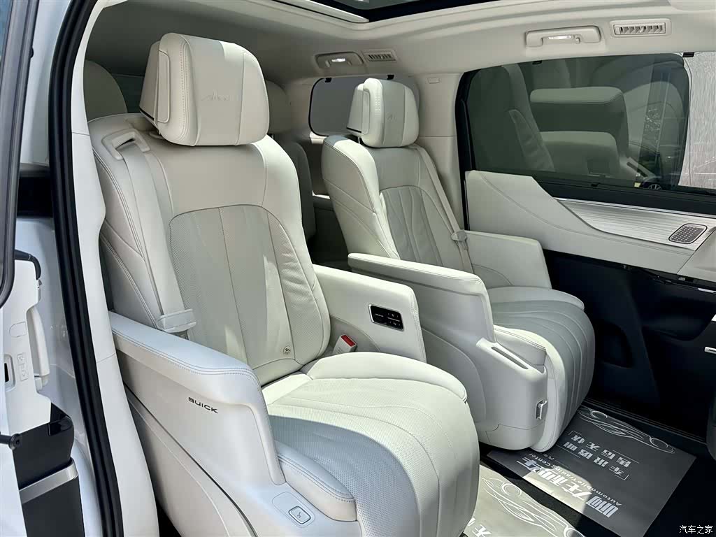 Buick GL8, 2025 12