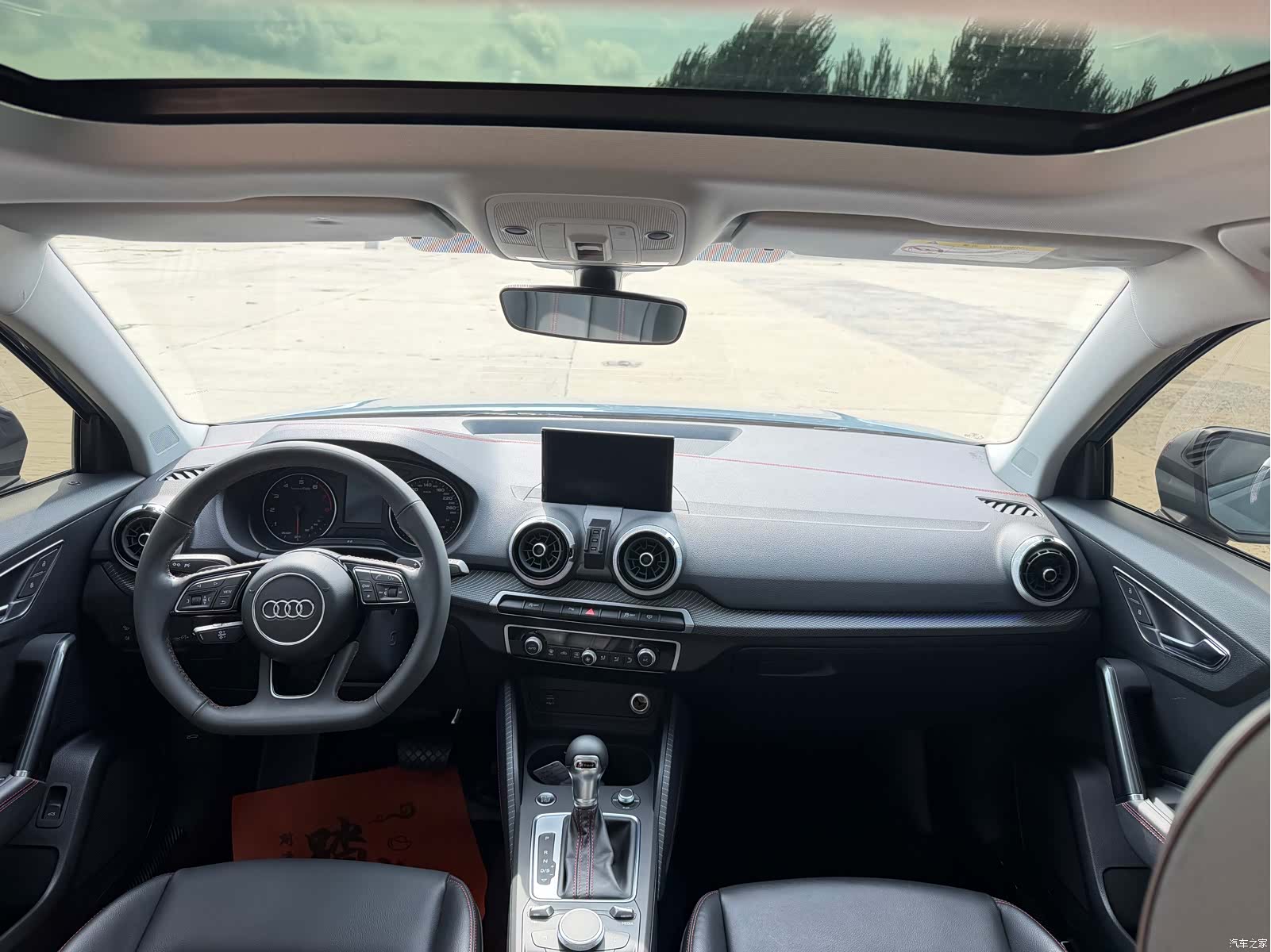 Audi Q2L, 2022 9