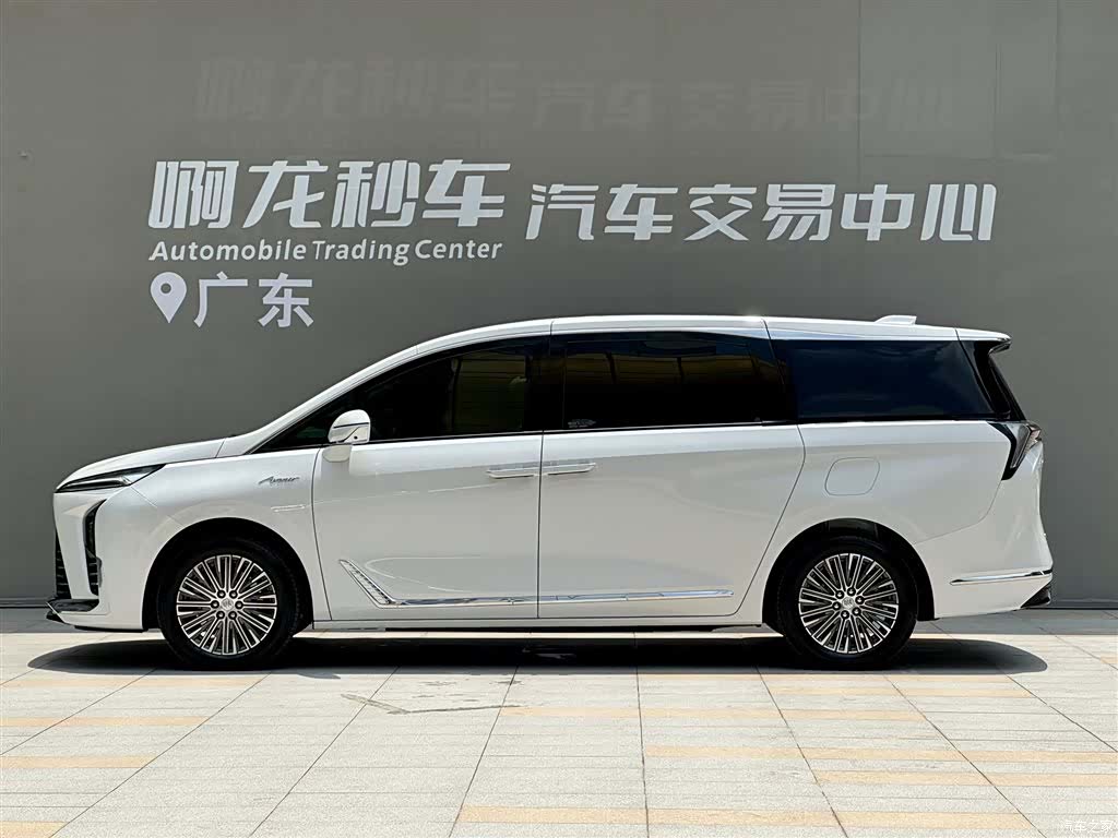 Buick GL8, 2025 3