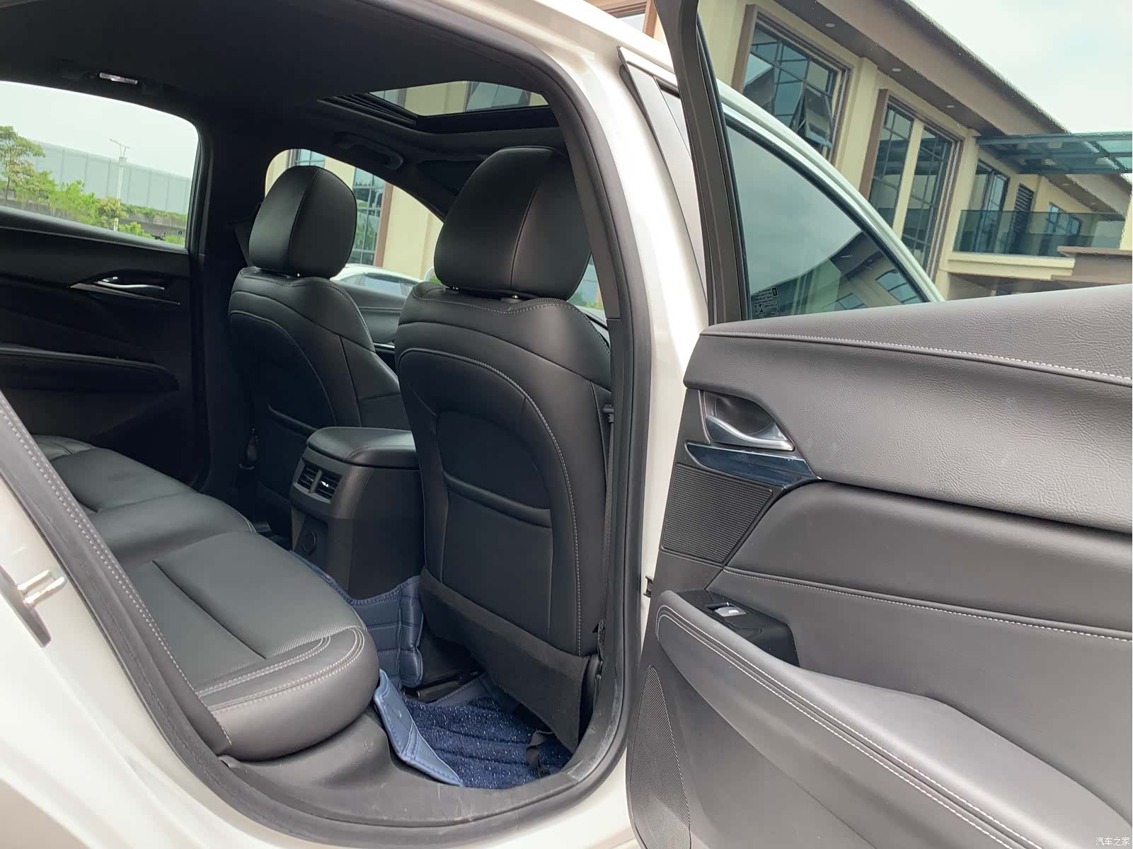 Cadillac CT4, 2023 16