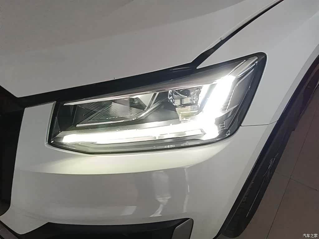 Audi Q2L, 2020 24