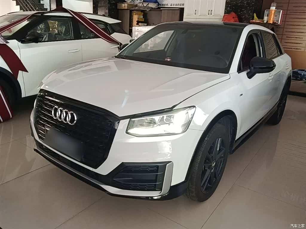 Audi Q2L, 2020 1