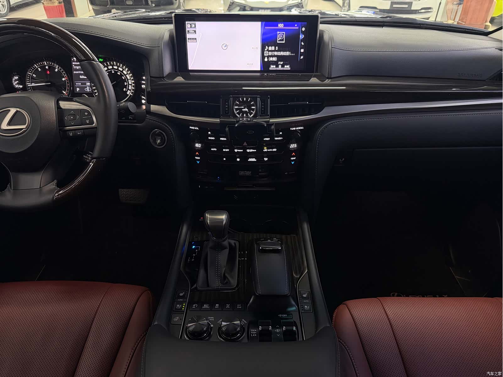 Lexus LX, 2019 10