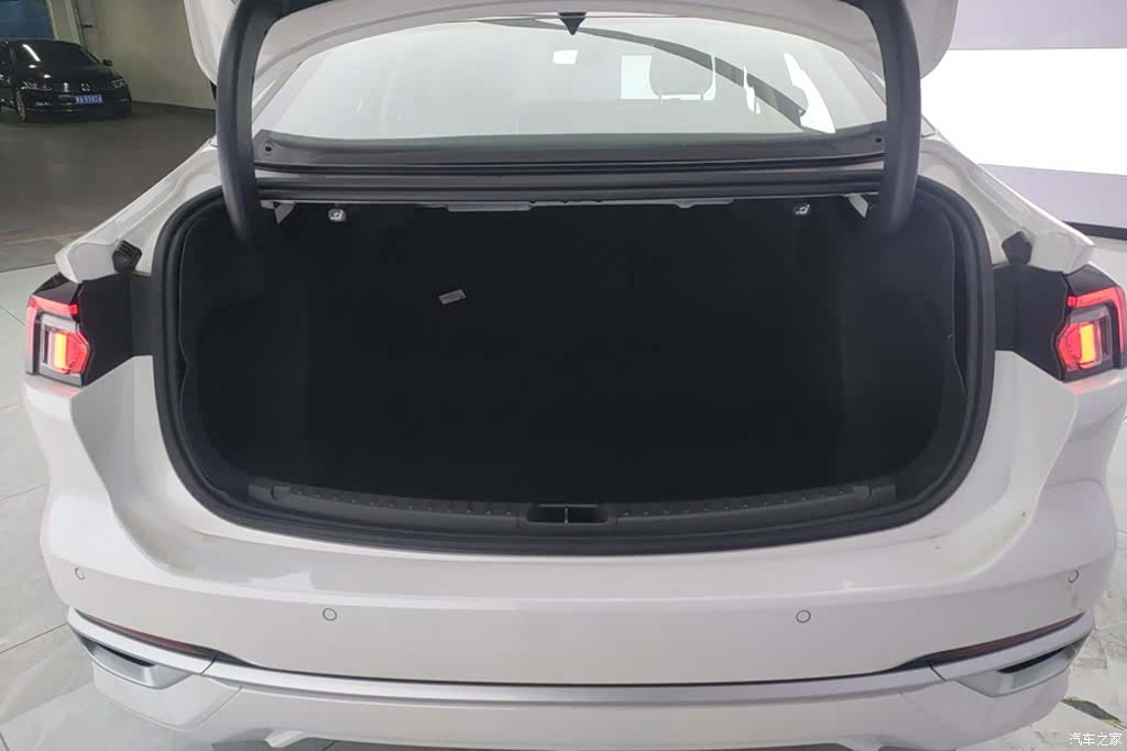Ford Mondeo, 2024 4