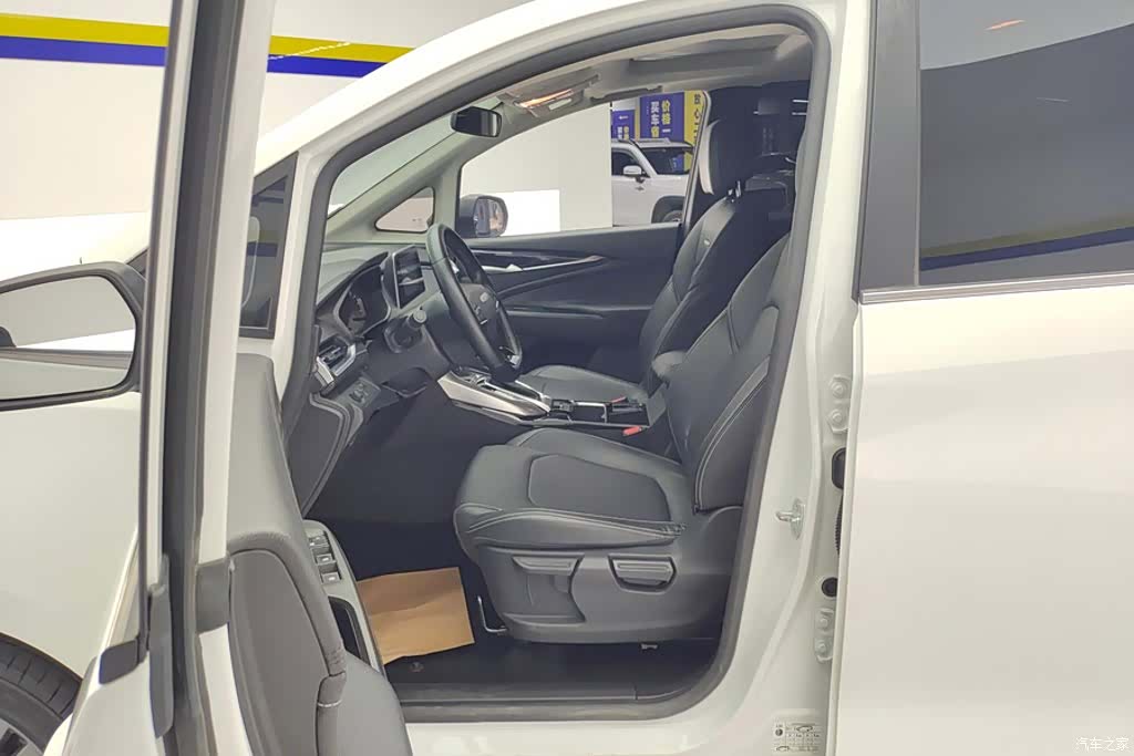 Maxus G50, 2022 9