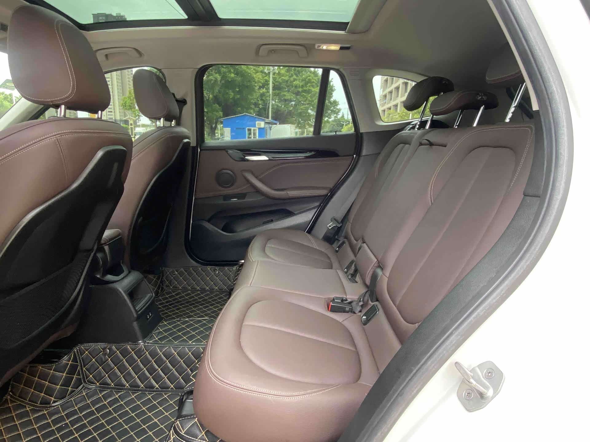 BMW X1, 2020 все фото