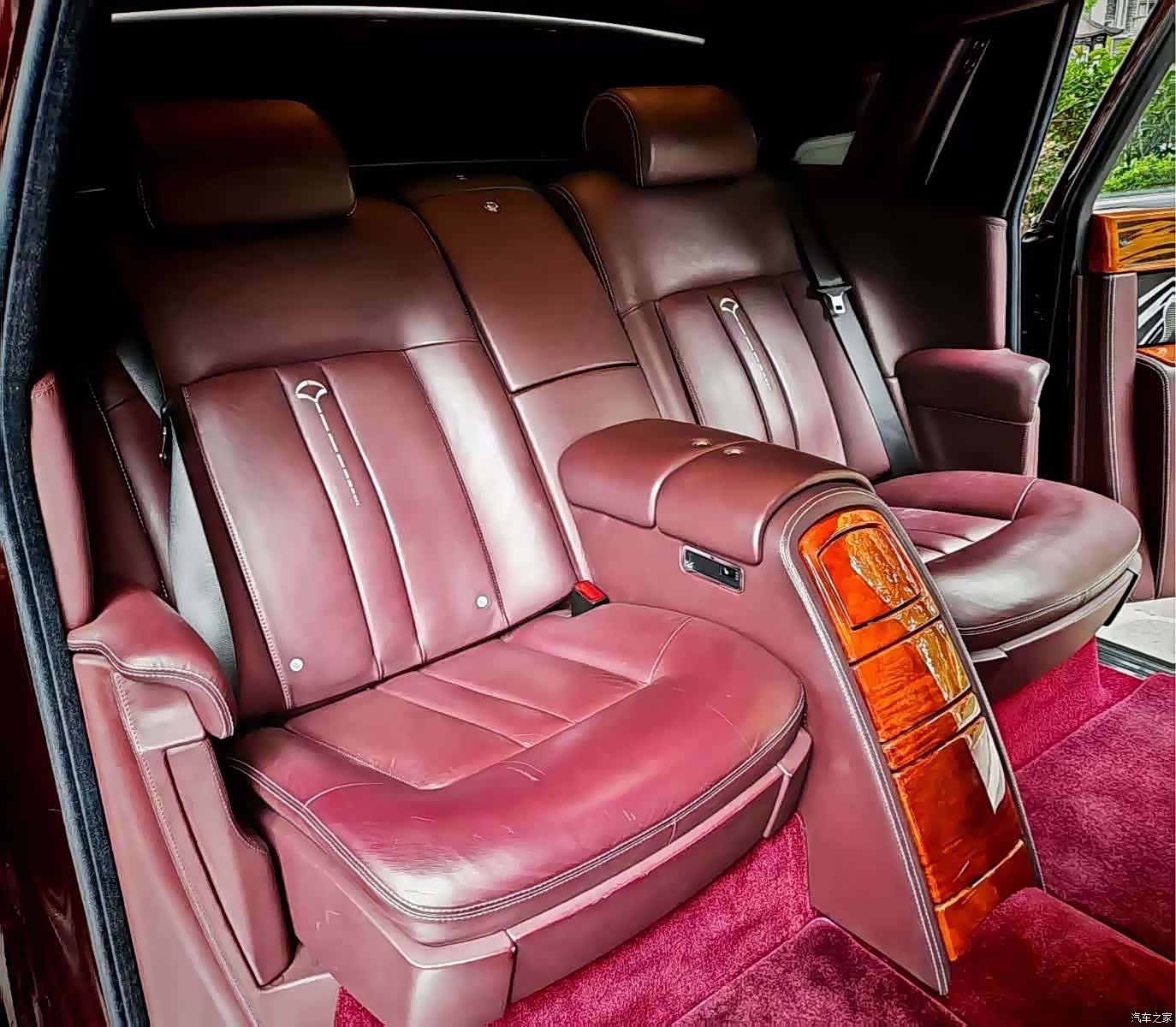 Rolls-Royce Phantom, 2016 9