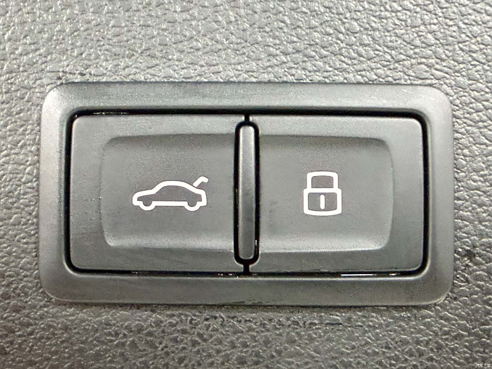 Audi Q2L, 2023 23
