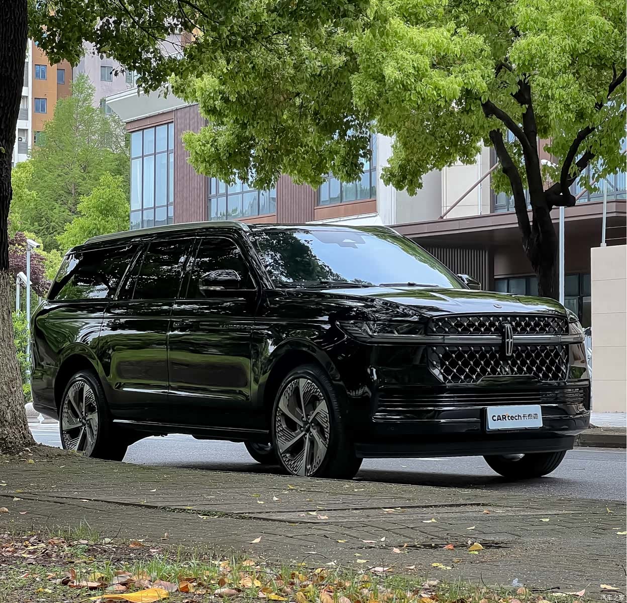 Lincoln Navigator, 2025 3
