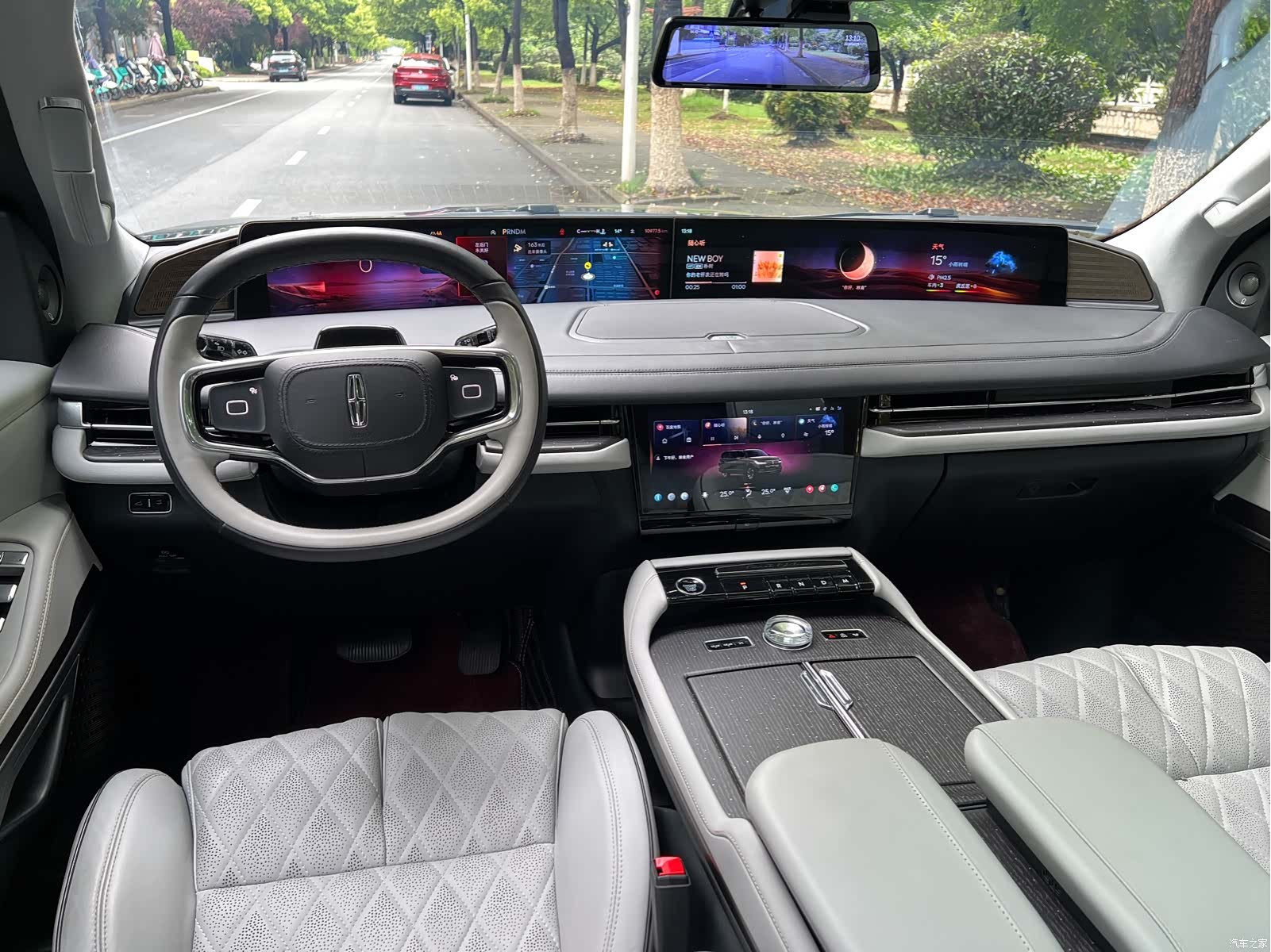 Lincoln Navigator, 2025 16