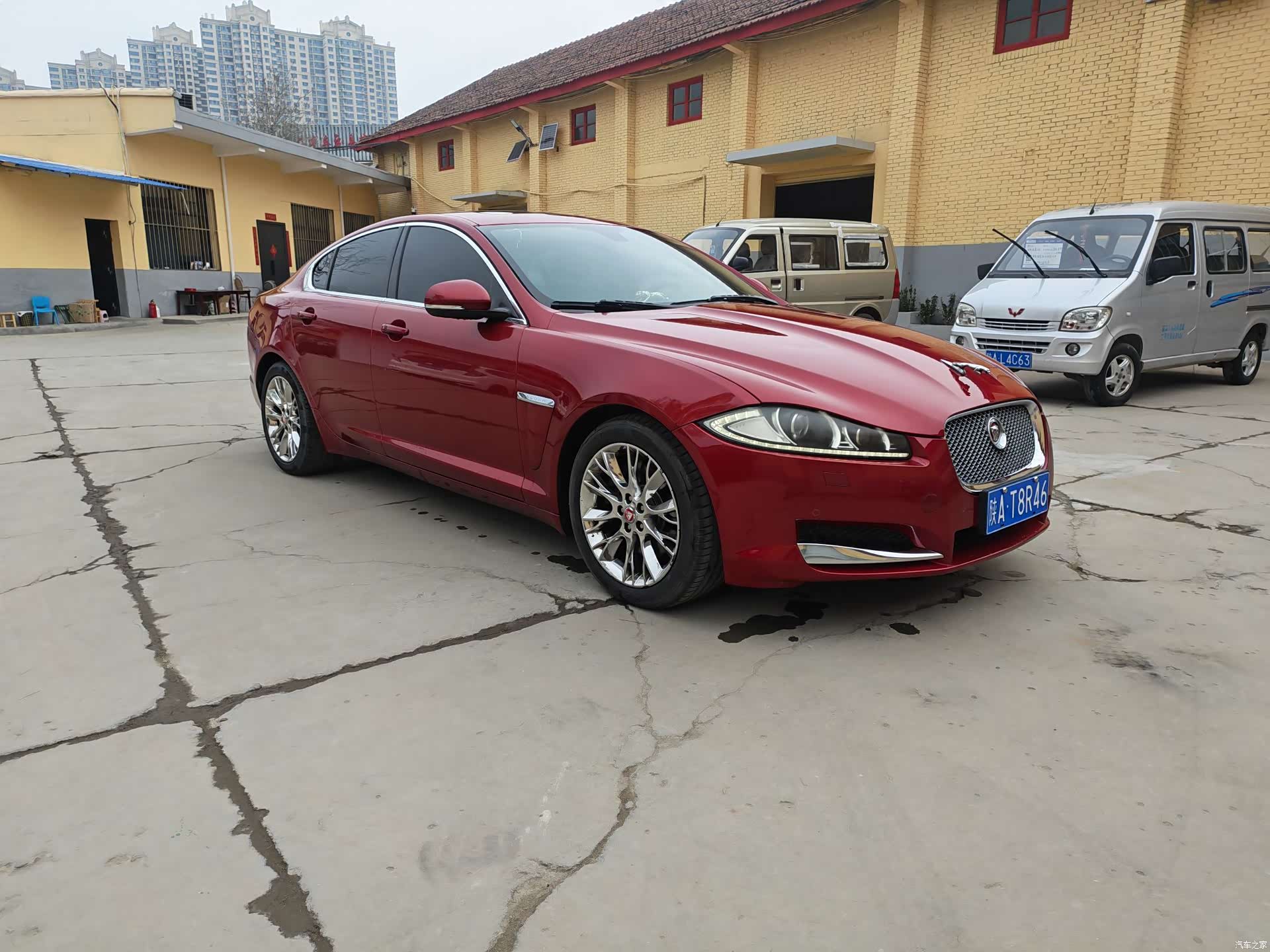 Jaguar XF, 2015 3