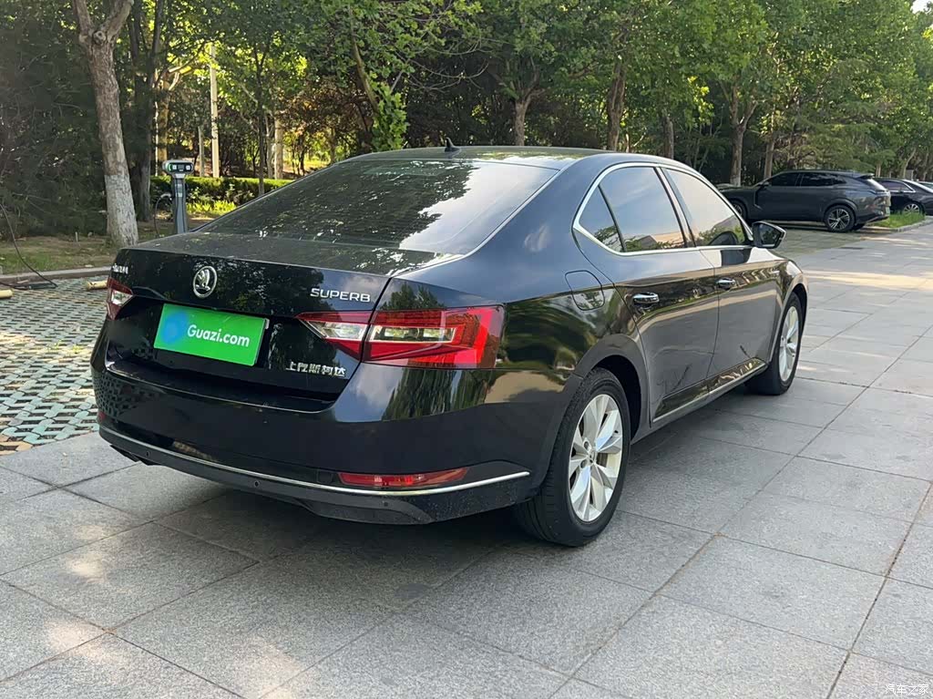 Skoda Superb, 2018 10