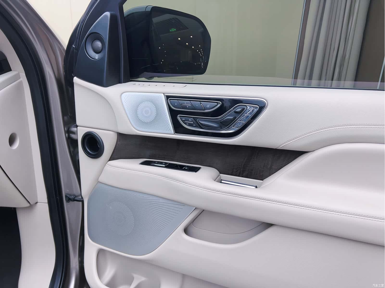 Lincoln Navigator, 2019 12