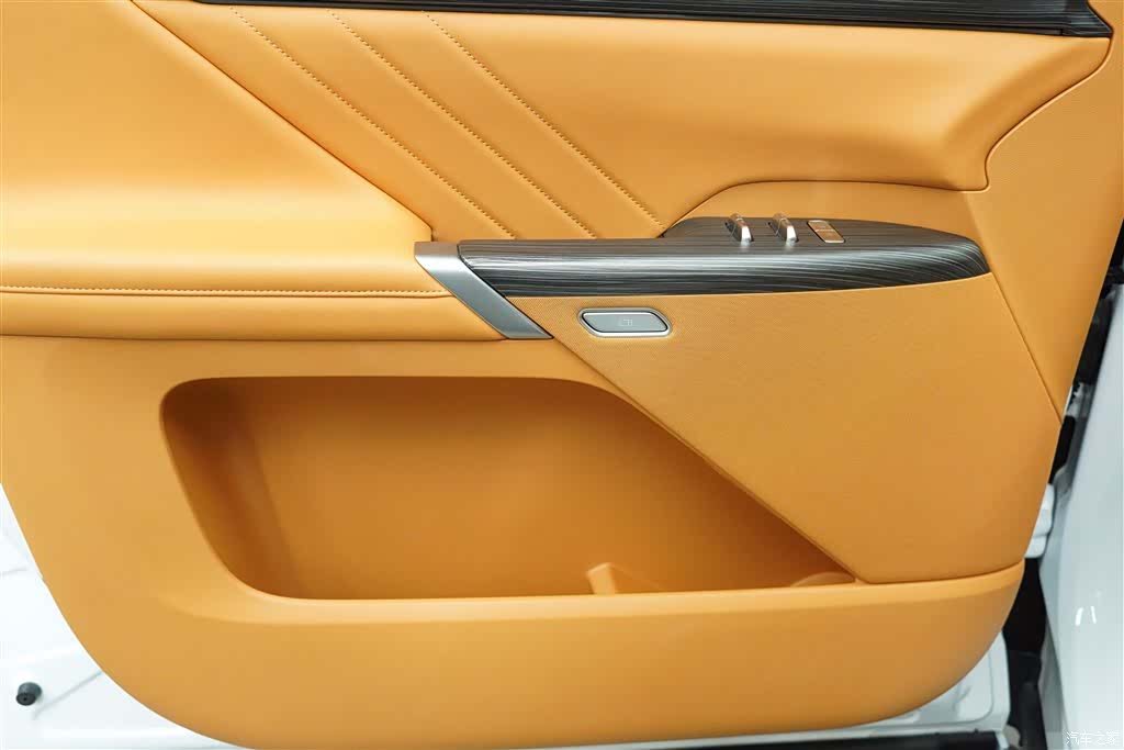 DongFeng eπ008, 2024 16