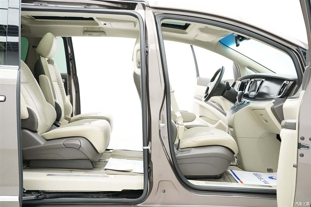 Buick GL8, 2014 12