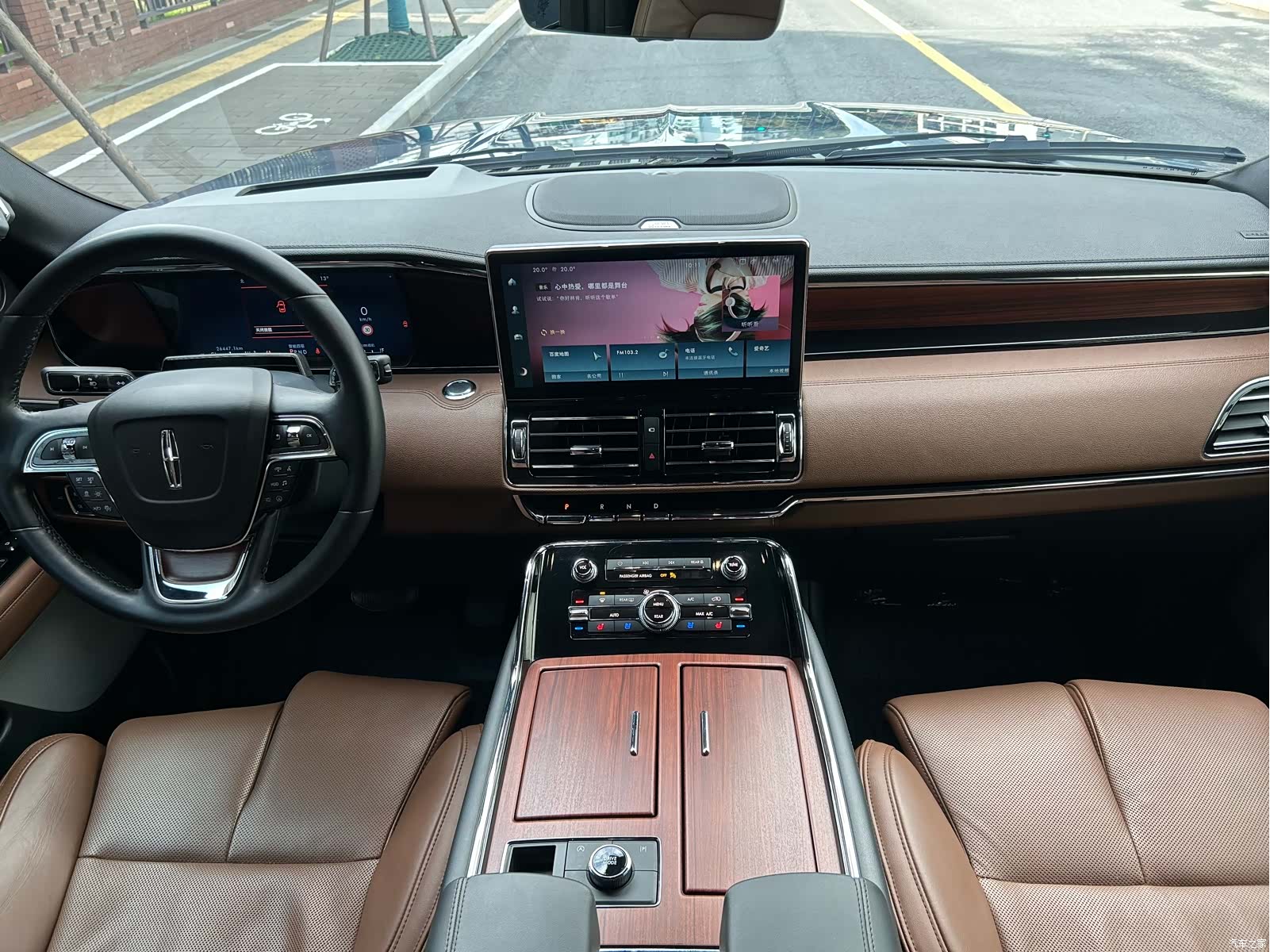 Lincoln Navigator, 2024 11