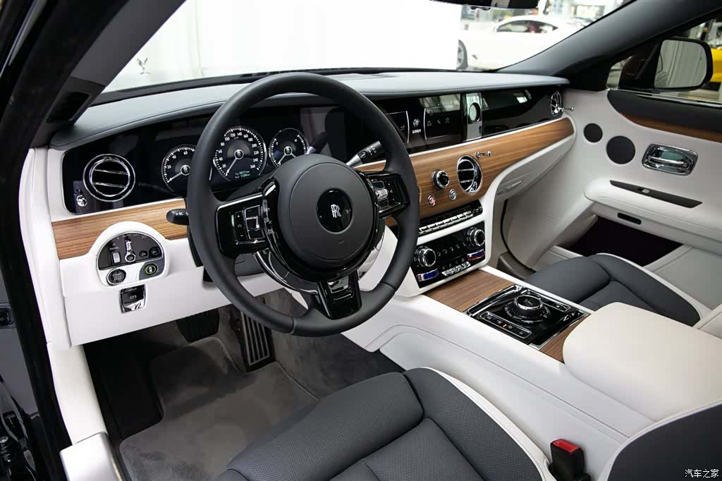 Rolls-Royce Ghost, 2021 9