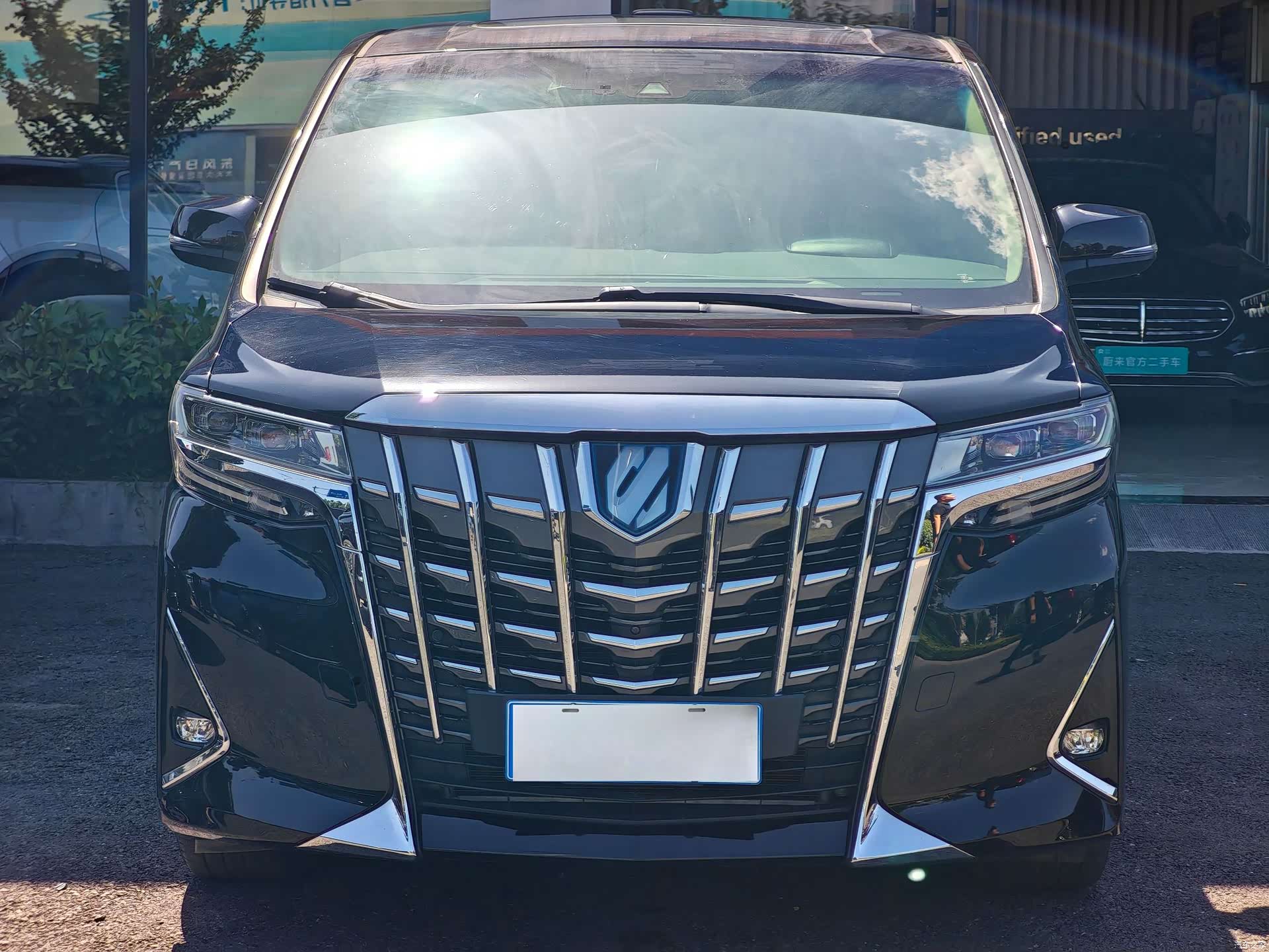 Toyota Alphard, 2021 1