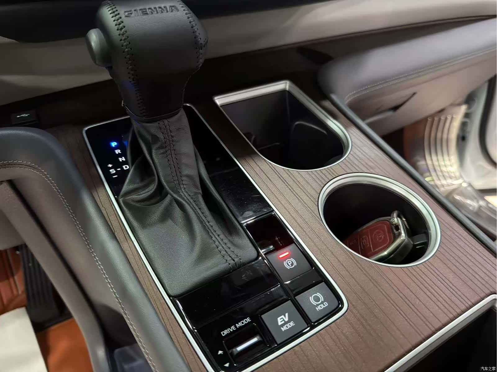 Toyota Sienna, 2024 18