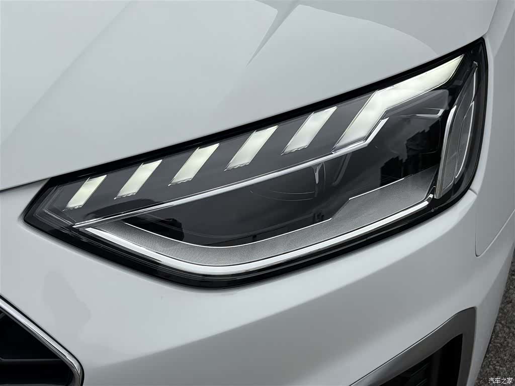 Audi A4L, 2022 6