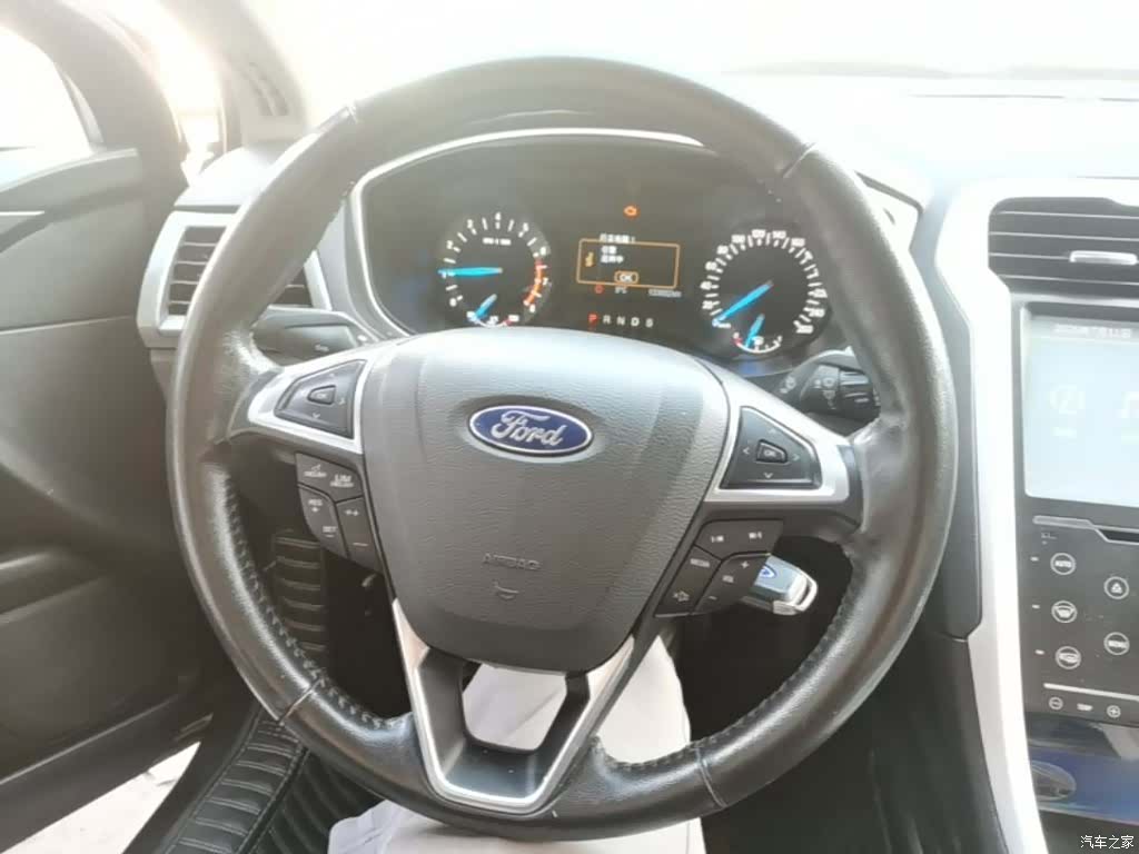 Ford Mondeo, 2014 11