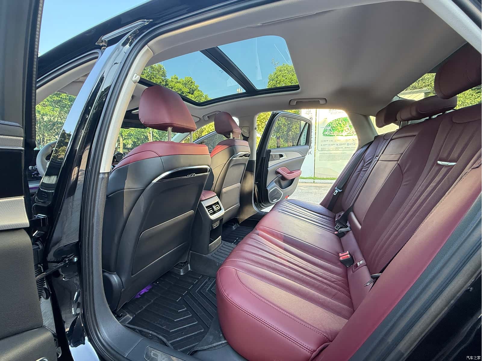 Hongqi H5, 2022 12