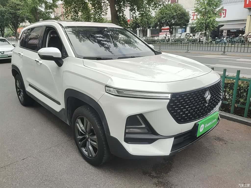 Wuling RS-5, 2020 4