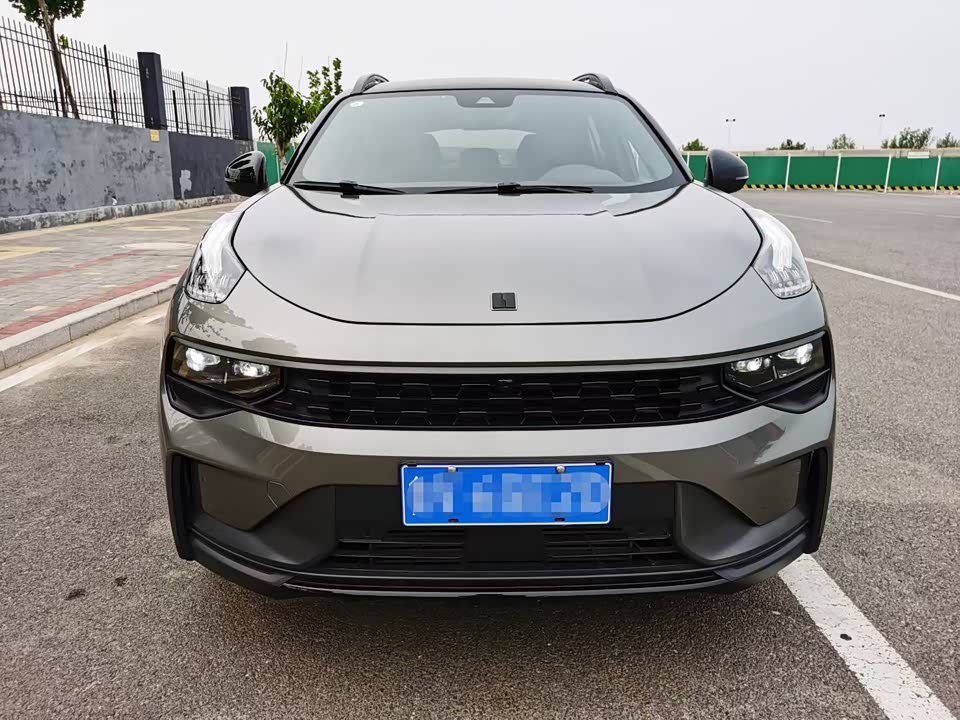 Lynk & Co 01