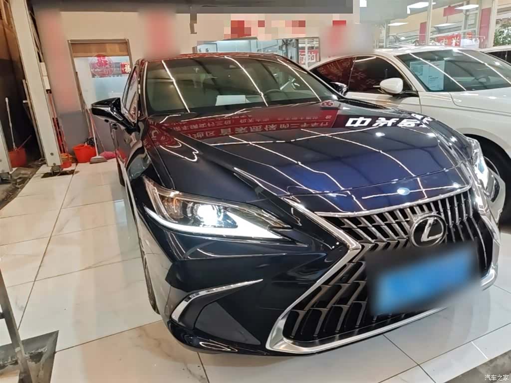 Lexus ES, 2021 4