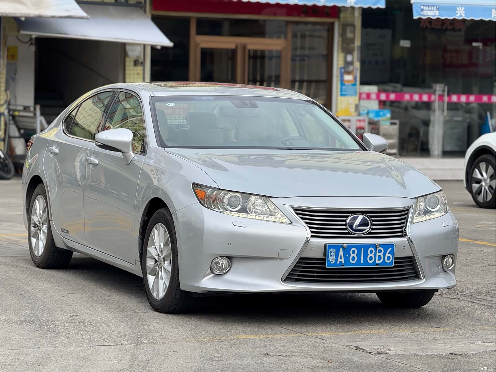 Lexus ES, 2013 3