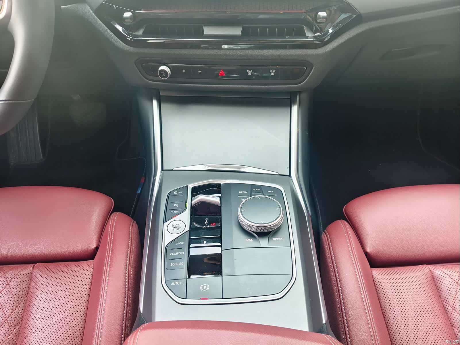 BMW 3 Series, 2025 12