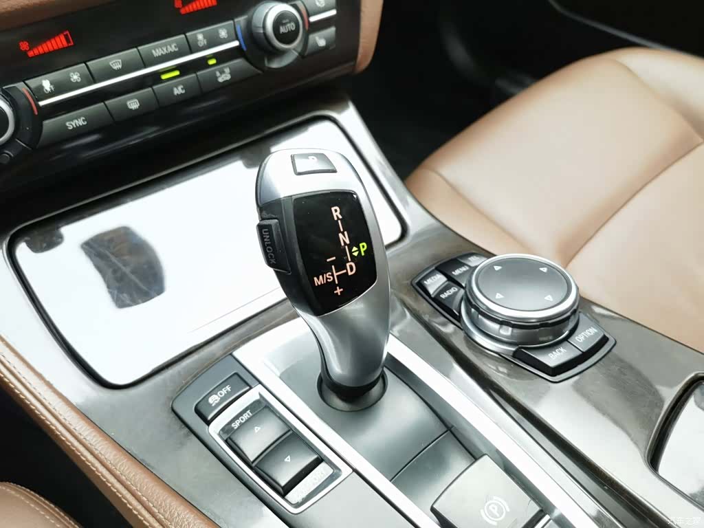 BMW 5 Series, 2017 13