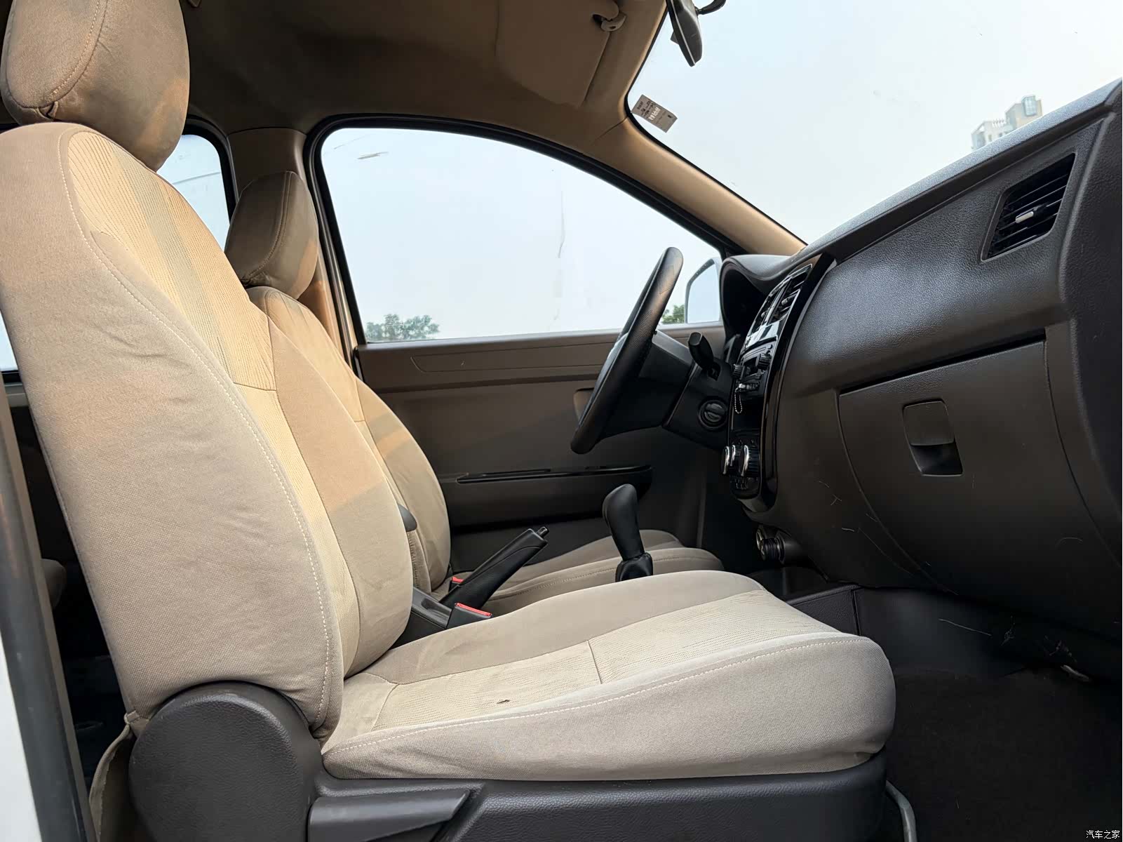 Wuling V, 2017 15